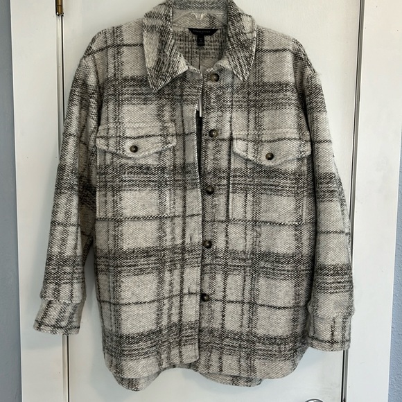 Banana Republic Petite Plaid Shacket in Oatmeal - Picture 5 of 12